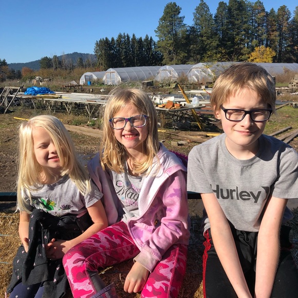 Meet your Posher, Whitney - Picture 4 of 8